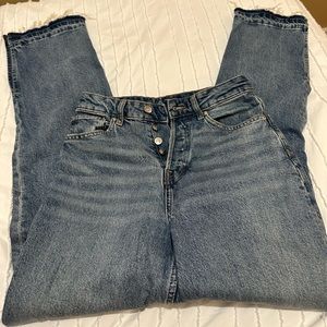 Light washed mom jeans